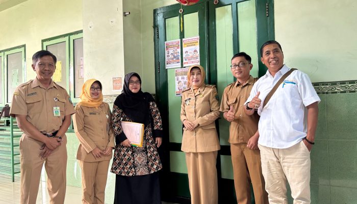 Kepala Dinas Pendidikan dan Kebudayaan Jombang Monitoring Kegiatan TKA SMP