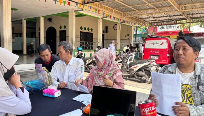 Program ‘Mampir RW’ Bapenda Jombang Menyapa Desa Candimulyo, Memudahkan Bayar PBB Lewat QRIS